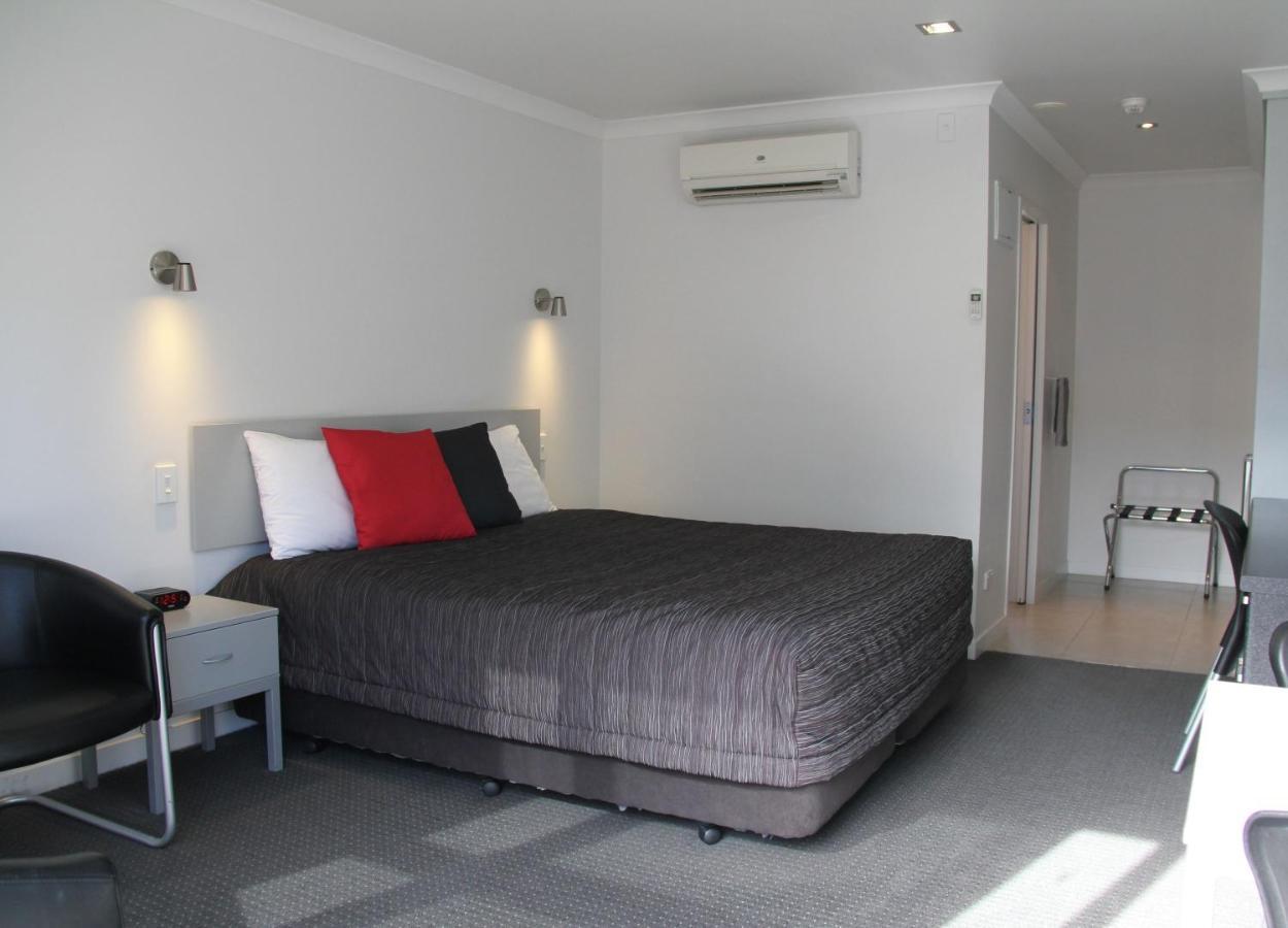 Pukekura Motor Lodge New Plymouth Exterior foto A typical motel room
