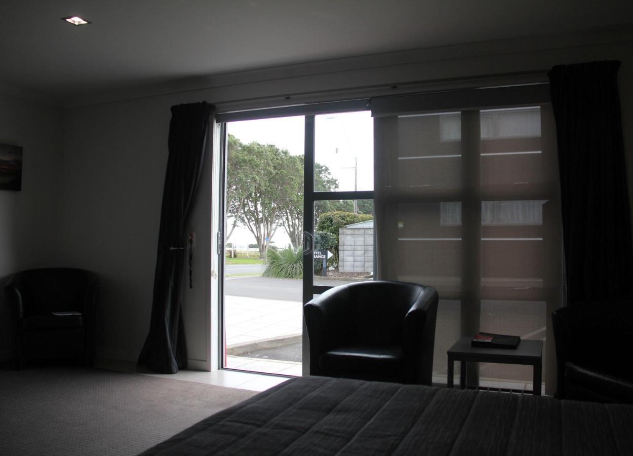 Pukekura Motor Lodge New Plymouth Exterior foto A room at the motel