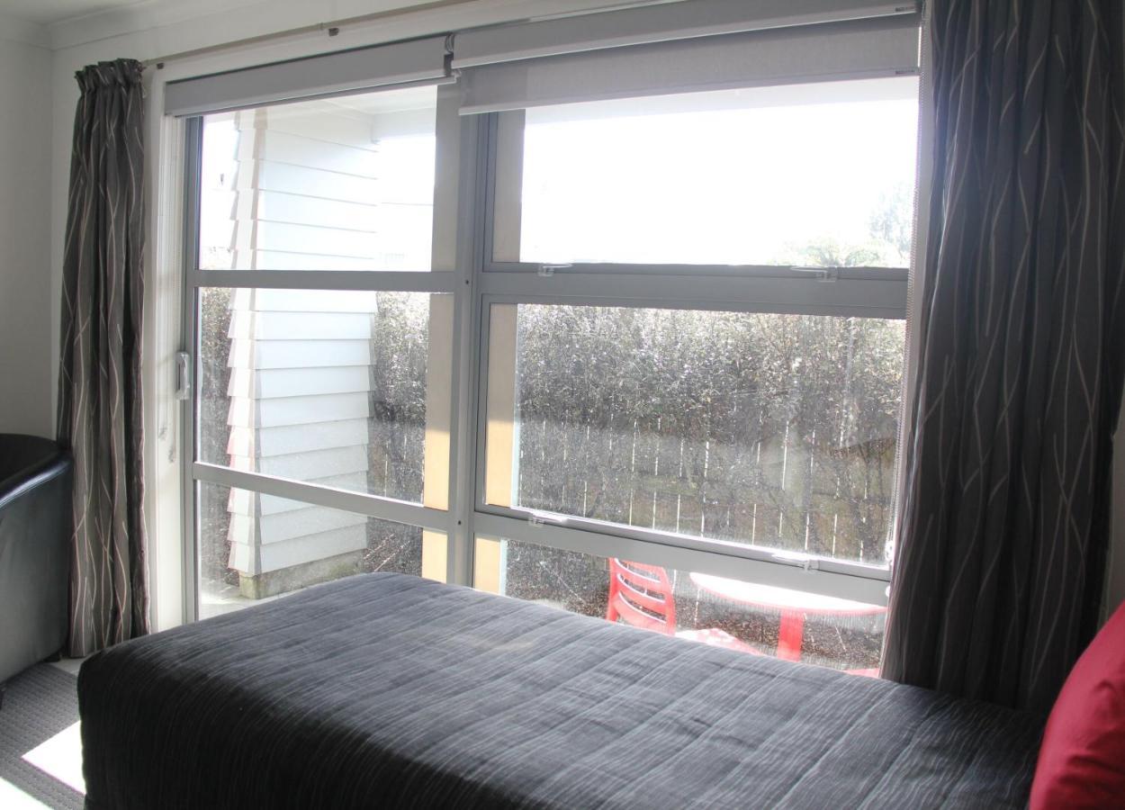 Pukekura Motor Lodge New Plymouth Exterior foto A sofa bed