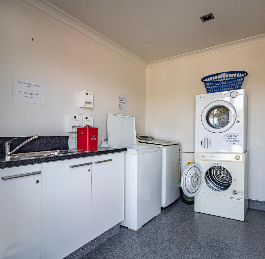 Pukekura Motor Lodge New Plymouth Exterior foto Laundry facilities at the University of Otago